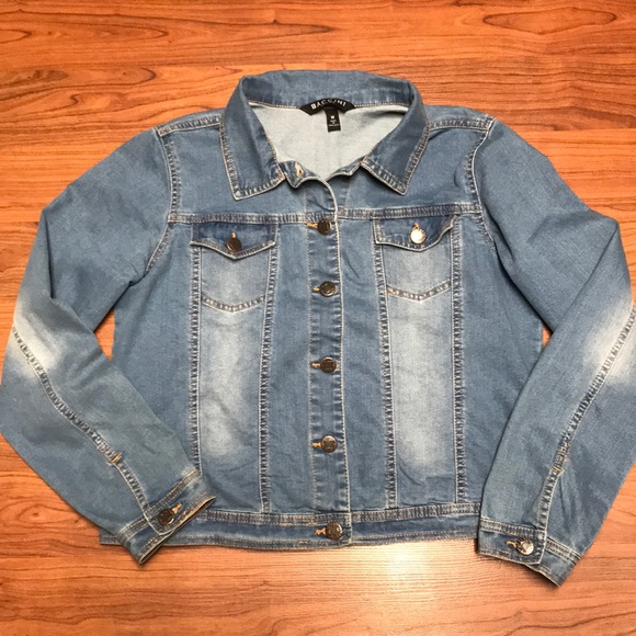 Baccini Jackets & Blazers - NWOT! Baccini Jean Jacket, size Medium